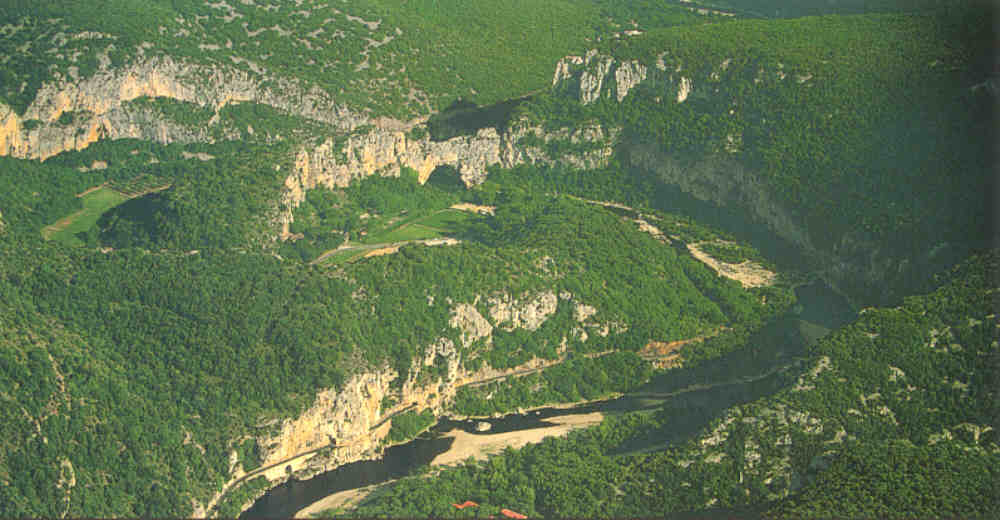 [Image: gorges_ardeche_geomorpho.jpg]